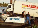 LKW faehrt in den Rhein Langel Hitdorf Faehre P217